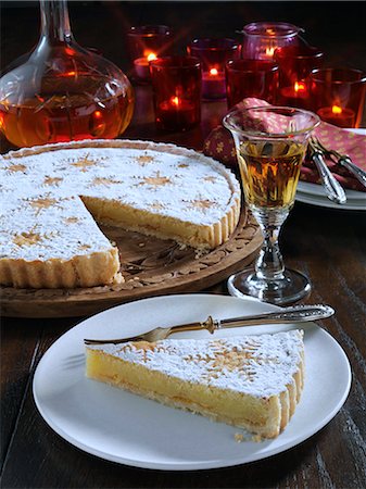 snowflake - Traditional Spanish Santiago almond tart Foto de stock - Con derechos protegidos, Código: 824-07586081