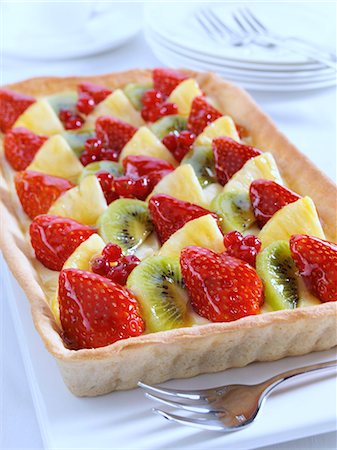 A whole fruit tart Stock Photo - Rights-Managed, Code: 824-07586108