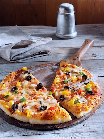 foodanddrinkphotos - Vegetarian pizza Stock Photo - Rights-Managed, Code: 824-07586193