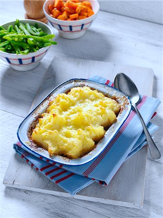 simsearch:824-07586338,k - Individual cottage pie gluten free Foto de stock - Con derechos protegidos, Código: 824-07586258