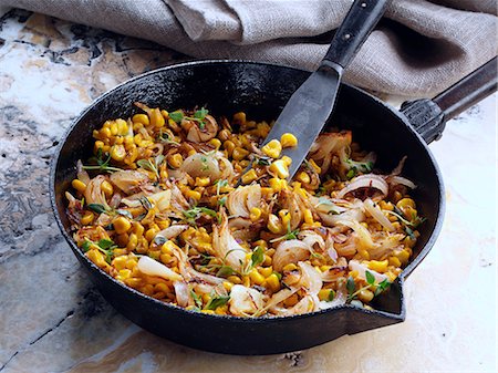 frying - caramelized corn with shallots Photographie de stock - Rights-Managed, Code: 824-07586305