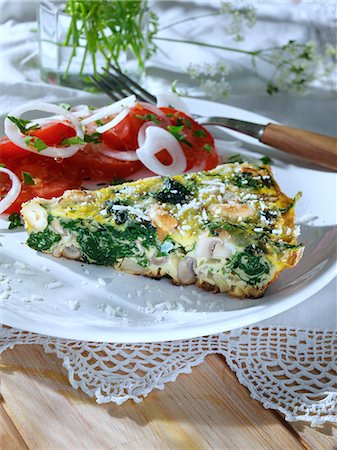 Frittata with mushrooms spinach onions and cashews Stock Photo - Rights-Managed, Code: 824-07586328