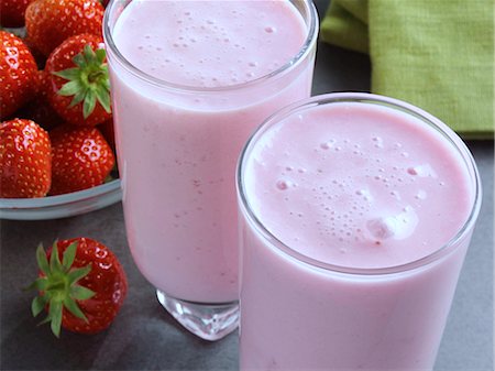 strawberry drink - Fat free strawberry smoothie Stock Photo - Rights-Managed, Code: 824-07586355