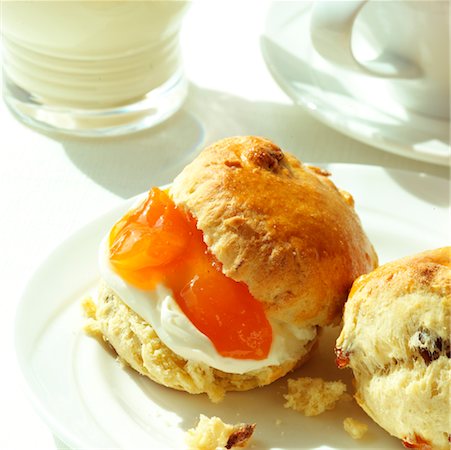simsearch:824-02888261,k - Salmon and cream cheese scone Stock Photo - Rights-Managed, Code: 824-02291884