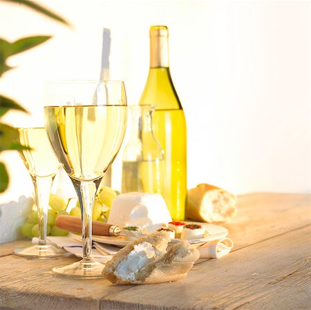 simsearch:693-03314446,k - Wine Cheese and Bread Stock Photo - Rights-Managed, Code: 824-03722368