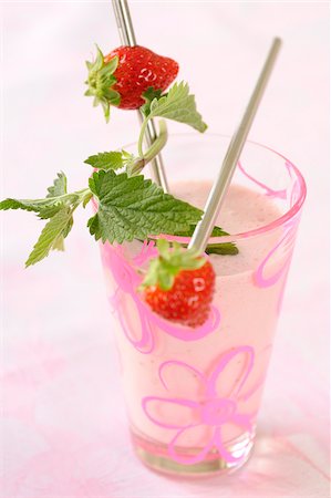 simsearch:825-05812676,k - Strawberry and lemon-balm milk shake Stock Photo - Rights-Managed, Code: 825-05814249