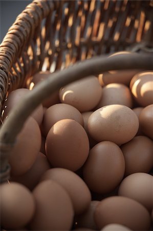 simsearch:689-03130409,k - Basket of eggs Stock Photo - Rights-Managed, Code: 825-05814285