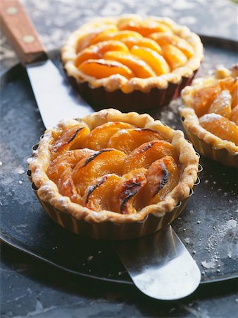 Apricot tartlets Stock Photo - Rights-Managed, Code: 825-05814313