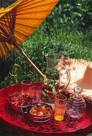 simsearch:825-05837218,k - Tomates cerises farcies avec du fromage cottage Photographie de stock - Rights-Managed, Code: 825-05814401