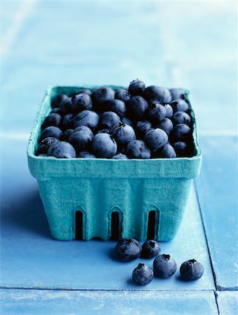Punnet of bilberries Stock Photo - Rights-Managed, Code: 825-05814541