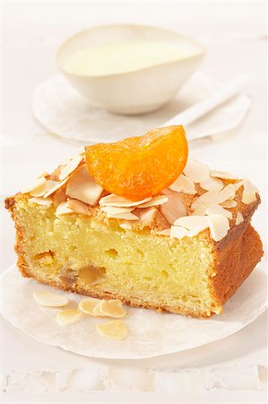 simsearch:652-03804347,k - Almond cake Foto de stock - Con derechos protegidos, Código: 825-05814722