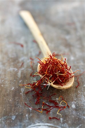 spices on spoon - Spoonful of saffron Stock Photo - Rights-Managed, Code: 825-05814790
