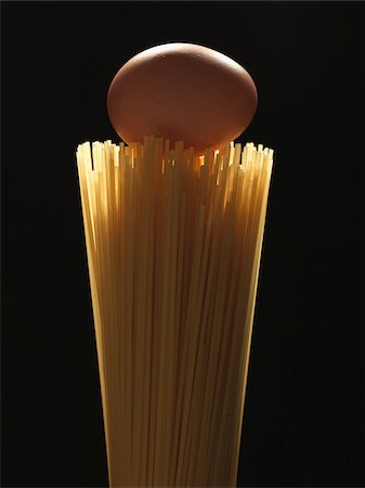 Spaghettis and egg Stock Photo - Rights-Managed, Code: 825-05814891