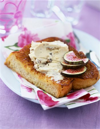 Boursin and fig french toast Stock Photo - Rights-Managed, Code: 825-05815282