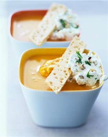 simsearch:825-03628954,k - Cream of pumpkin soup with hazelnut whipped cream Foto de stock - Direito Controlado, Número: 825-05815297