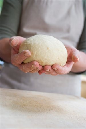 A round ball of dough Foto de stock - Con derechos protegidos, Código: 825-05815528