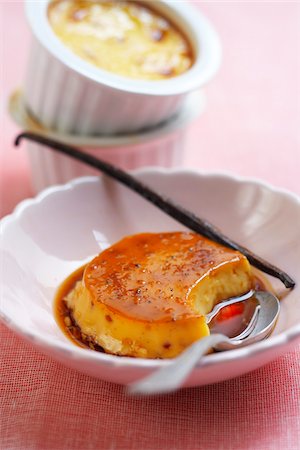 simsearch:825-05985466,k - Vanilla-flavored Crème caramel Stock Photo - Rights-Managed, Code: 825-05815708