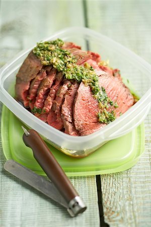 simsearch:825-03627991,k - Sliced roast beef marinated with herbs Stock Photo - Rights-Managed, Code: 825-05815728