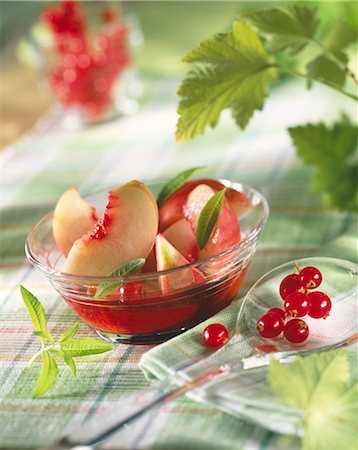 desserts with fruit sauces - Peaches with summer fruit puree Stock Photo - Rights-Managed, Code: 825-05815776