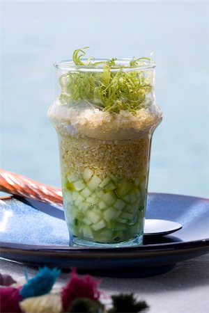 simsearch:652-03803176,k - Salade de quinoa, concombre et citron vert Photographie de stock - Rights-Managed, Code: 825-05815842