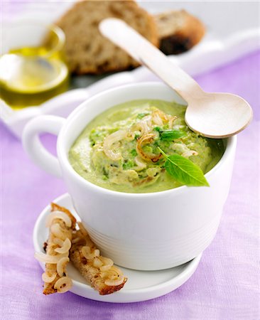 simsearch:825-06818108,k - Avocado soup Foto de stock - Con derechos protegidos, Código: 825-05815858