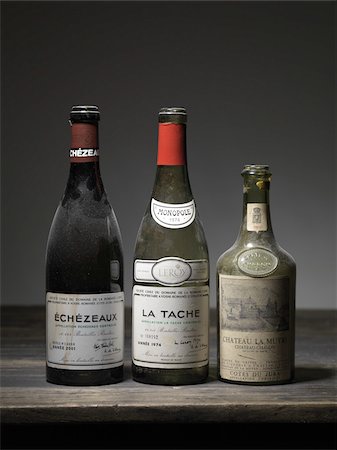 simsearch:825-05984942,k - Bouteilles de vin du Jura et de Bourgogne Photographie de stock - Rights-Managed, Code: 825-05815893