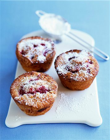 powdered sugar - Rasberry muffins Stock Photo - Rights-Managed, Code: 825-05816014