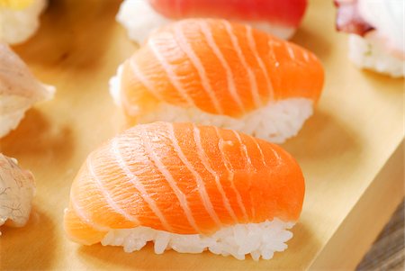 simsearch:652-06819271,k - Salmon sushi shake Foto de stock - Con derechos protegidos, Código: 825-05811266