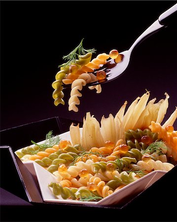 simsearch:825-02302544,k - Colored pasta Fotografie stock - Rights-Managed, Codice: 825-05811342