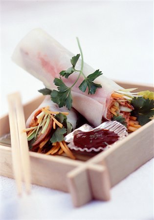 simsearch:825-02302826,k - Japanese spring roll Stock Photo - Rights-Managed, Code: 825-05811351