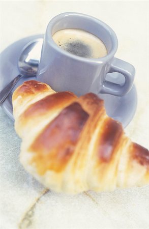 simsearch:652-06818884,k - Coffee and croissant Stock Photo - Rights-Managed, Code: 825-05811377