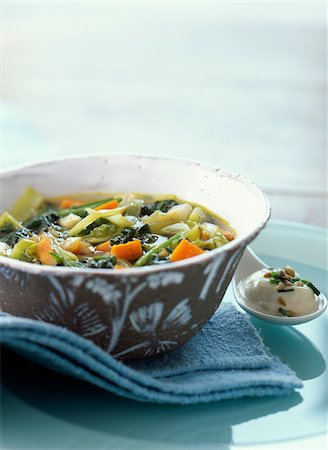 simsearch:652-03802467,k - Green soup Foto de stock - Con derechos protegidos, Código: 825-05811843