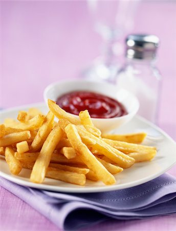 simsearch:825-07077825,k - French fries and ketchup Stock Photo - Rights-Managed, Code: 825-05811947