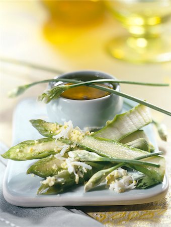 egg sauce - Mimosa asparagus tips Stock Photo - Rights-Managed, Code: 825-05812103