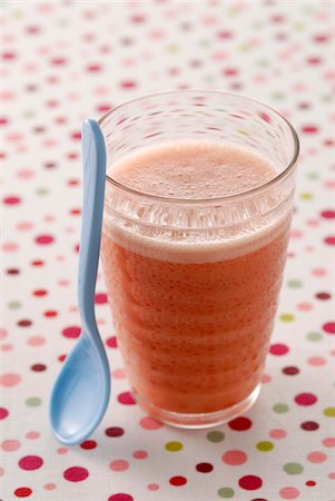 simsearch:825-05812676,k - Strawberry smoothie Stock Photo - Rights-Managed, Code: 825-05812676