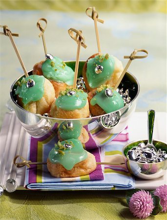 fancy dish - Duo pistachio and rum cream puffs Stock Photo - Rights-Managed, Code: 825-05812706