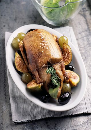 Whole roast duck with figs and raisins Stock Photo - Rights-Managed, Code: 825-05812720
