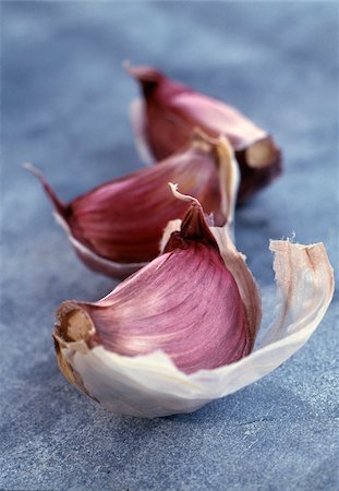 Cloves of garlic Foto de stock - Con derechos protegidos, Código: 825-05812881