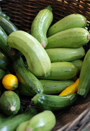 simsearch:825-05813080,k - Basket of courgettes at the market Stock Photo - Rights-Managed, Code: 825-05813086