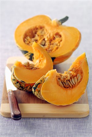 simsearch:652-05807543,k - Patidou squash cut open Stock Photo - Rights-Managed, Code: 825-05813167