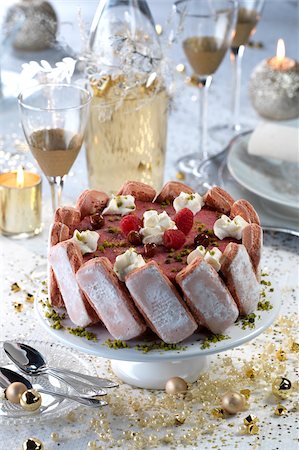 Vanilla and raspberry Vacherin Stock Photo - Rights-Managed, Code: 825-05813428