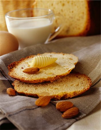 Almond bread Foto de stock - Con derechos protegidos, Código: 825-05835661