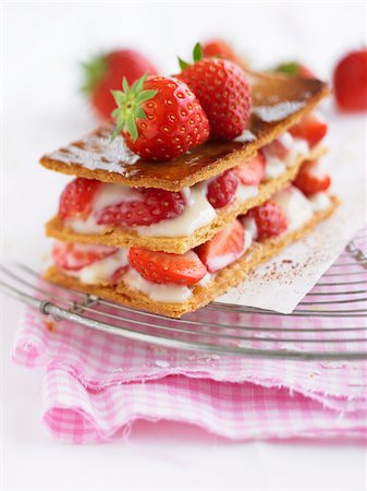 simsearch:652-03802217,k - Strawberry Mille-feuille Stock Photo - Rights-Managed, Code: 825-05835743