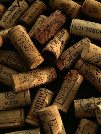 simsearch:652-02222200,k - Heap of corks Stock Photo - Rights-Managed, Code: 825-05835819