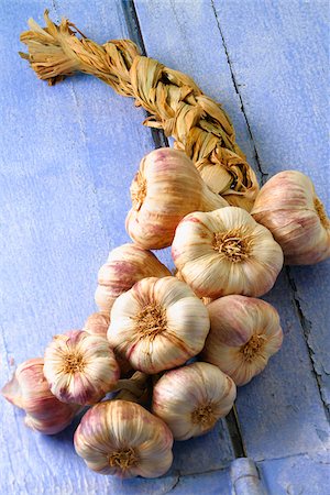 Braid of garlic Foto de stock - Con derechos protegidos, Código: 825-05835964