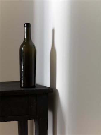 simsearch:825-06047983,k - Bottle of wine with shadow Stock Photo - Rights-Managed, Code: 825-05836436