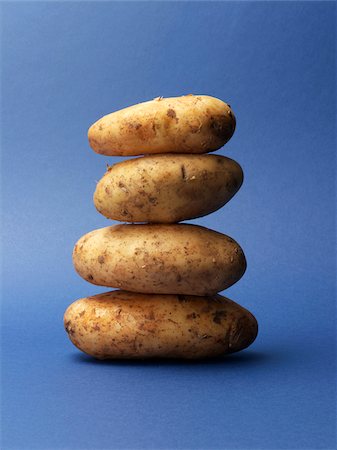simsearch:825-07078203,k - Pommes de terre empilées Photographie de stock - Rights-Managed, Code: 825-05836614