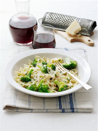 short pasta - Farfalle with broccolis Stock Photo - Rights-Managed, Code: 825-05836666