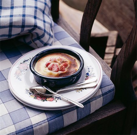 Wild strawberry gratin Stock Photo - Rights-Managed, Code: 825-05836675