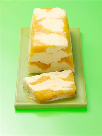 Mango and ice cream log cake Stock Photo - Rights-Managed, Code: 825-05836689